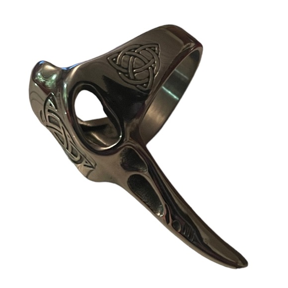 Celtic Knot Raven Ring - Picture 2 of 3